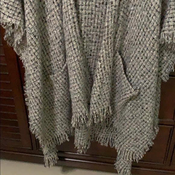 Hooded Poncho - Picture 2 of 5